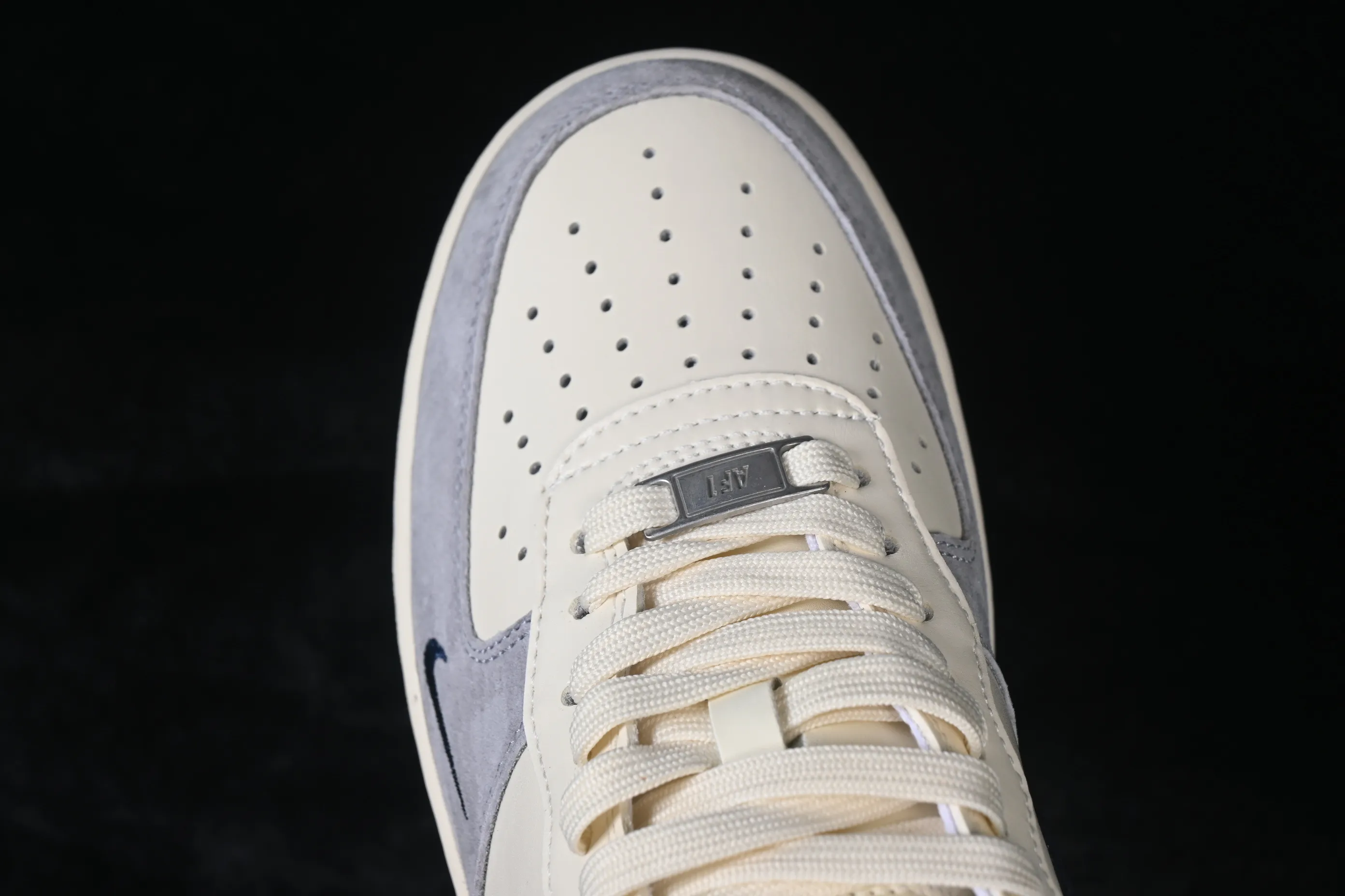 All categories Nk Air Force 1 Air Force series Nk Air Force 1 Low Air Force low-top Nike Air Force 1'07 Low Milky white and blue stitching Air Force 1 low-top casual sneakers NH0601-580